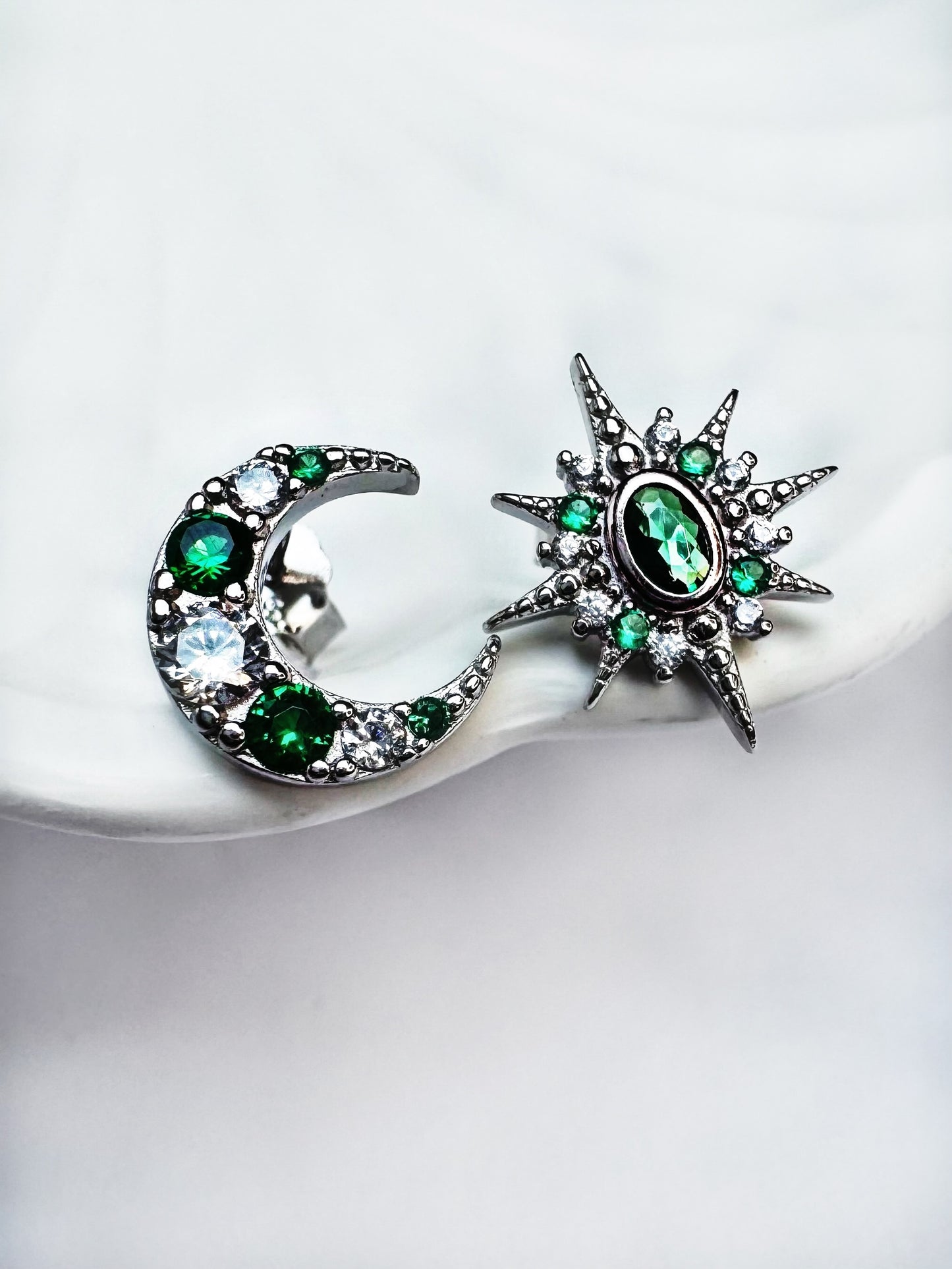 Star&Moon Green Stud Earrings in Silver