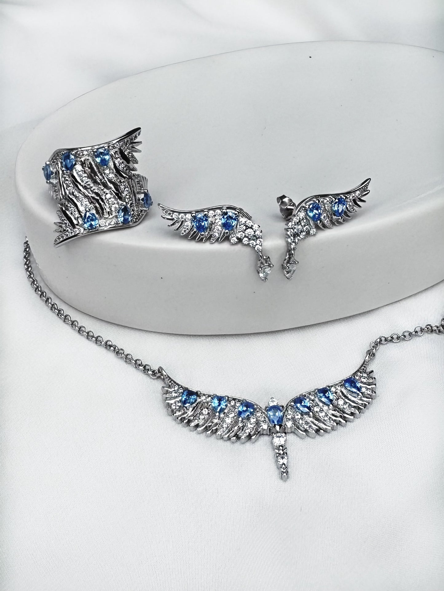 Wings Necklace in Silver